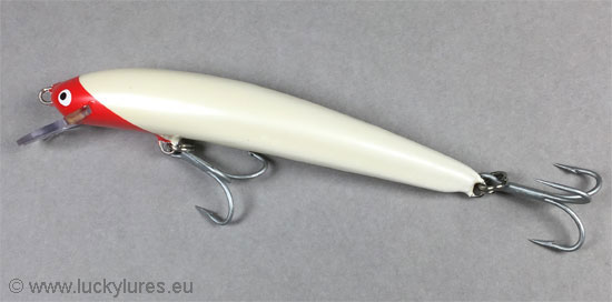 Der Nils Master Invincible 12 cm Floating Wobbler in der Farbe Red Head 031 ist ein Top-Köder für das Raubfischangeln in eingetrübtem Wasser.